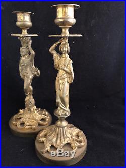 Paire de Bougeoirs Bronze XIX ème siècle Personnages Antique French Candlestick