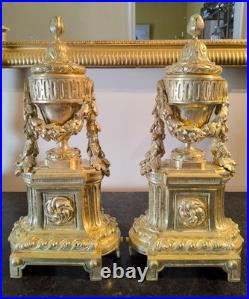 Paire de Chenets en bronze doré et ciselé Style Louis XVI, Époque XIXe siècle