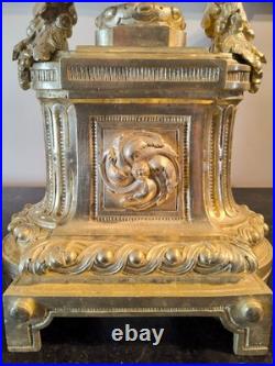 Paire de Chenets en bronze doré et ciselé Style Louis XVI, Époque XIXe siècle