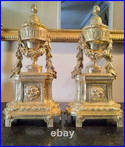 Paire de Chenets en bronze doré et ciselé Style Louis XVI, Époque XIXe siècle