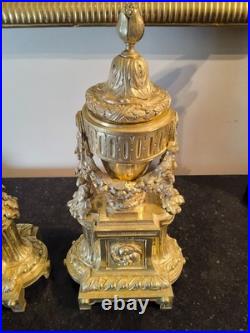 Paire de Chenets en bronze doré et ciselé Style Louis XVI, Époque XIXe siècle
