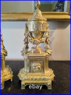 Paire de Chenets en bronze doré et ciselé Style Louis XVI, Époque XIXe siècle
