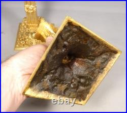 Paire de bougeoirs à la financière en bronze doré, style Louis XIV XIXe siècle