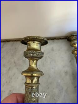 Paire de bougeoirs de style Louis XVI en bronze doré ciselé France XIXe siècle