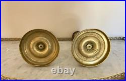 Paire de bougeoirs de style Louis XVI en bronze doré ciselé France XIXe siècle