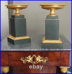Paire de cassolettes Empire bronze patiné et doré début XIXe siècle
