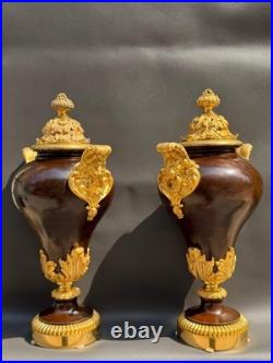 Paire de cassolettes néoclassiques en bronze patiné et bronze doré XIXe siècle