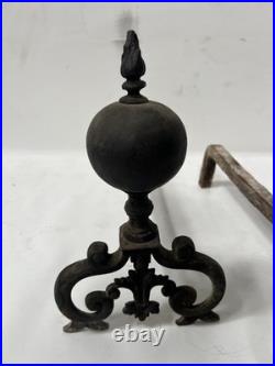 Paire de chenet de style Renaissance en bronze XIX siècle