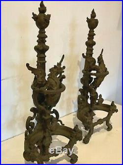 Paire de chenets en bronze ciselé a décor de dragons XIX siècle