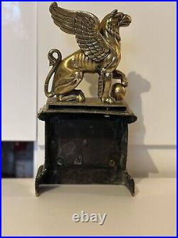 Paire de chenets en bronze doré A figure de griffons + Pare Feu XIXe Siècle