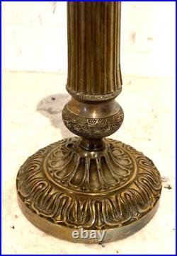 Paire de flambeaux louis XVI en bronze argenté finement ciselé. XIX siècle