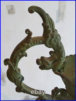 Paire de grandes aiguières en cassolettes, bronze patiné vert. XIX ème siècle