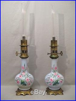 Paire de lampes à pétrole en porcelaine et bronze époque XIX ème siècle