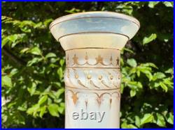 Paire de vases Charles X en opaline et bronze doré forme Médicis XIX siècle Paire de vases Charles X en opaline et bronze doré forme Médicis XIX siècle