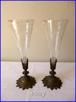 Paire de vases cornets en cristal et bronze XIXe siècle