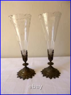 Paire de vases cornets en cristal et bronze XIXe siècle