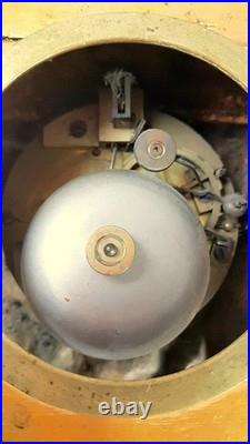 Pendule bronze dore style romantique Barbe d'Héliopolis XIXe siècle Vincenti