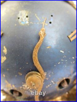 Pendule bronze globe céleste décor putti Ange d'époque XIXe siècle