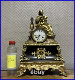 Pendule en bronze doré Vierge à l'Enfant Marbre noir XIXe siècle