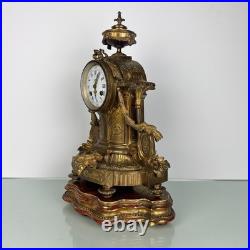 Pendule en bronze du XIXe siècle Henri Robert Paris Médaille Vincenti 1855 Pendule en bronze du XIXe siècle Henri Robert Paris Médaille Vincenti 1855