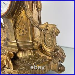 Pendule en bronze du XIXe siècle Henri Robert Paris Médaille Vincenti 1855 Pendule en bronze du XIXe siècle Henri Robert Paris Médaille Vincenti 1855