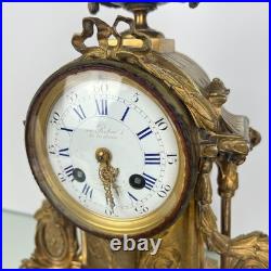 Pendule en bronze du XIXe siècle Henri Robert Paris Médaille Vincenti 1855 Pendule en bronze du XIXe siècle Henri Robert Paris Médaille Vincenti 1855