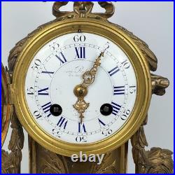 Pendule en bronze du XIXe siècle Henri Robert Paris Médaille Vincenti 1855 Pendule en bronze du XIXe siècle Henri Robert Paris Médaille Vincenti 1855