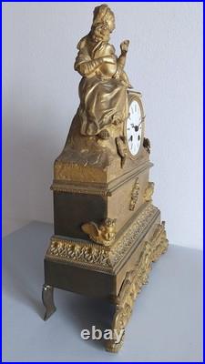 Pendule figurative française du XIXe siècle en bronze doré