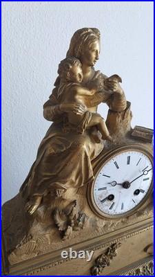 Pendule figurative française du XIXe siècle en bronze doré