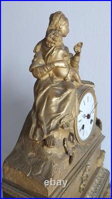 Pendule figurative française du XIXe siècle en bronze doré