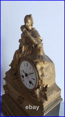 Pendule figurative française du XIXe siècle en bronze doré