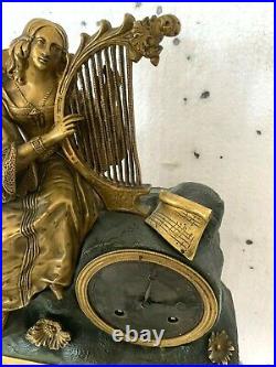 Pendule romantique en bronze doré Mouvement a fil XIX siècle