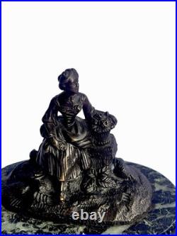 Petit Bronze Socle Marbre Jeune Fille Au Panier De Roses Fin Du XIX Ieme Siecle