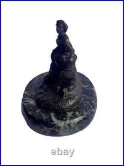 Petit Bronze Socle Marbre Jeune Fille Au Panier De Roses Fin Du XIX Ieme Siecle