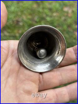 Petite sonnette de table en bronze argenté- XIXe siècle Maison Bourgeoise