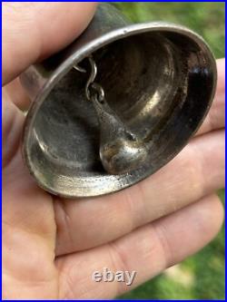 Petite sonnette de table en bronze argenté- XIXe siècle Maison Bourgeoise