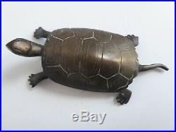 Petite tortue en bronze, Chine XIX siècle, carapace incrustée de fils d'argent