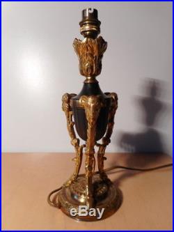 Pied lampe petrole bronze tripode ancienne têtes pattes belier XIX 19 siècle