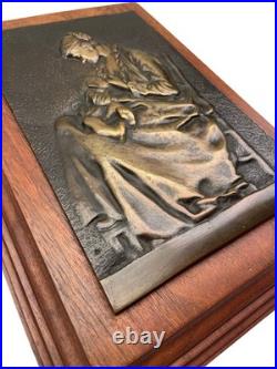 Plaque murale en bronze attribuée à Alexandre Charpentier