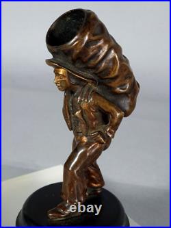 Pyrogène bronze livreur de charbon Fin du XIXe siècle C078