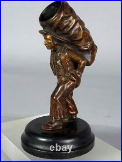 Pyrogène bronze livreur de charbon Fin du XIXe siècle C078
