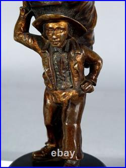 Pyrogène bronze livreur de charbon Fin du XIXe siècle C078