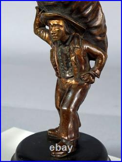 Pyrogène bronze livreur de charbon Fin du XIXe siècle C078