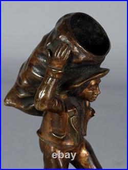 Pyrogène bronze livreur de charbon Fin du XIXe siècle C078