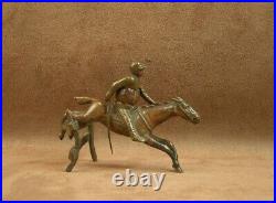 RARE SCULPTURE EQUESTRE JOCKEY ET SON CHEVAL EN BRONZE & NOIX XIXe SIECLE