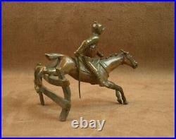 RARE SCULPTURE EQUESTRE JOCKEY ET SON CHEVAL EN BRONZE & NOIX XIXe SIECLE