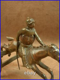 RARE SCULPTURE EQUESTRE JOCKEY ET SON CHEVAL EN BRONZE & NOIX XIXe SIECLE