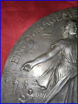 Rare grande Médaille Bronze argenté Art Nouveau F. Rasumny AD 28 cm Sport 2,2kg
