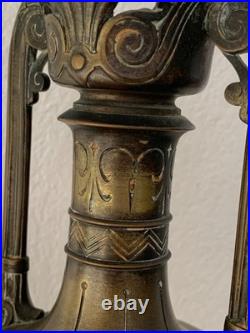 Rare paire de vases amphore en bronze de style néoclassique, XIXe siècle