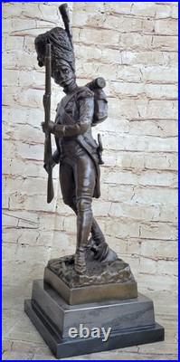 Sculpture Statue Bronze Artisanale Peintre Soldat Russe XIXe Siècle Avec Fusil